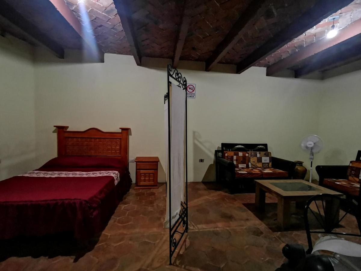 La Casa Del Abuelo Vandrarhem San Miguel de Allende Exteriör bild