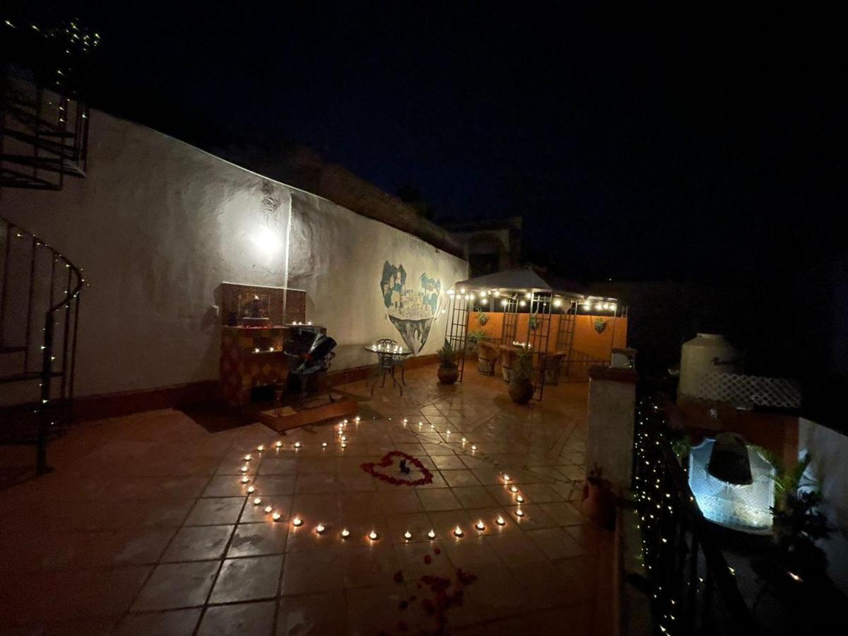 La Casa Del Abuelo Vandrarhem San Miguel de Allende Exteriör bild