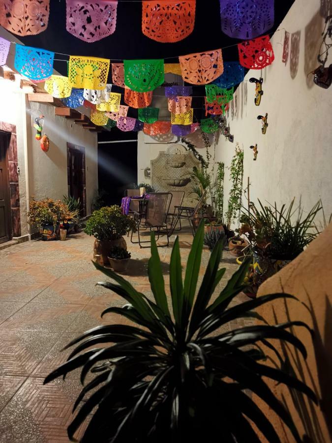 La Casa Del Abuelo Vandrarhem San Miguel de Allende Exteriör bild